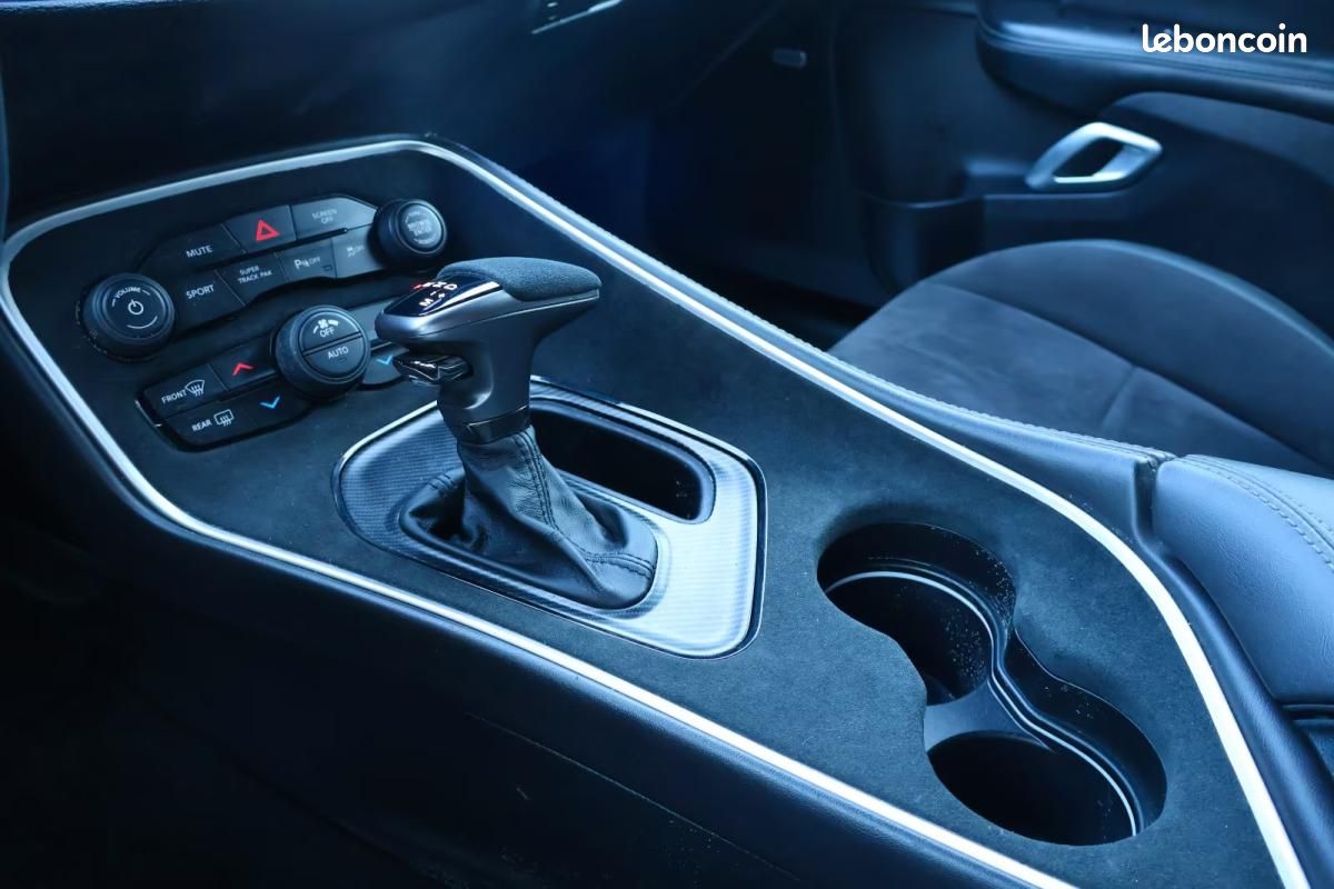 Dodge Challenger R/T HEMI 5.7L/ WIDE BODY/CIEL ÉTOILÉ (image 19)