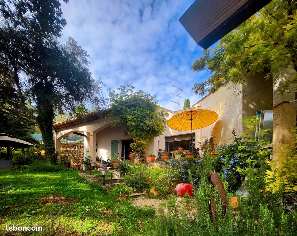Maison 6 pièces 190 m² · à Spéracèdes · 190 m² · 590 000 €