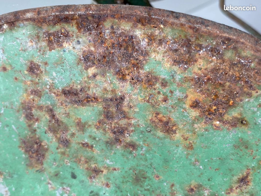 Ancienne goujonnière, seau à vifs