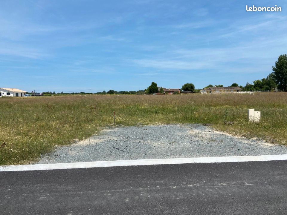 Terrain 702 m² Verdelais · 68 000 €