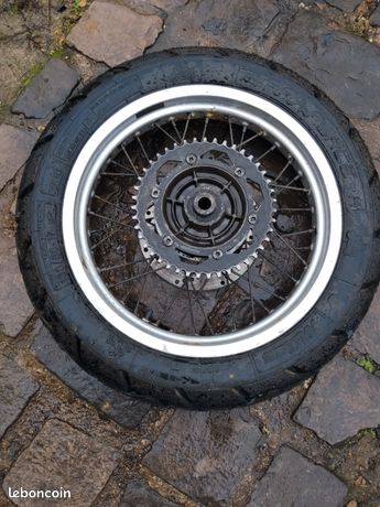 Roue Arrière Pour Suzuki 650 XF Freewind - Occasion Fonctionnelle - Marques D'usure Légères
