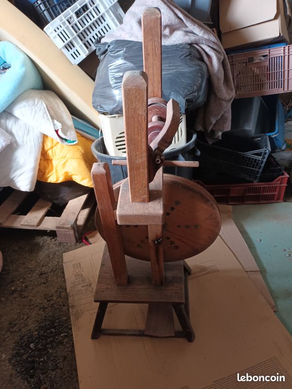 Ancienne machine a filer la laine (image 3)