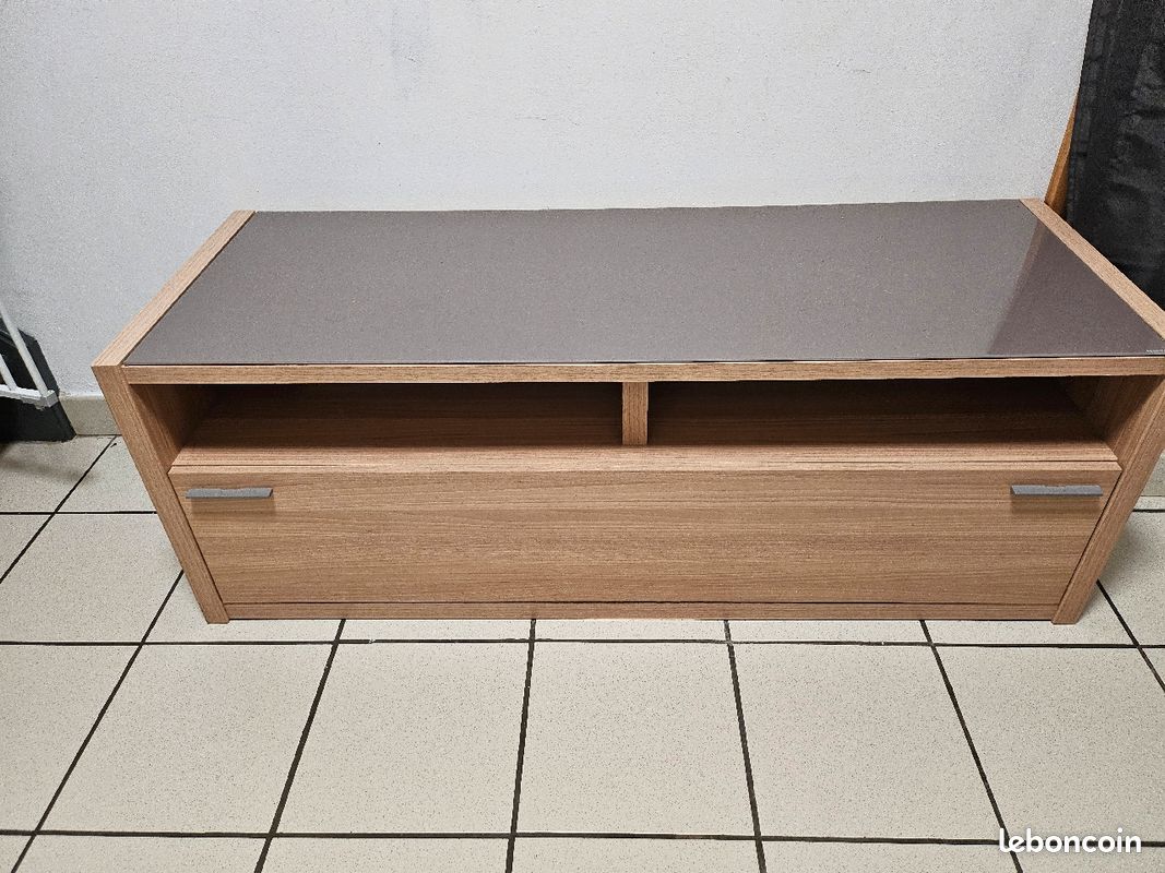 Table et meuble bas (image 1)