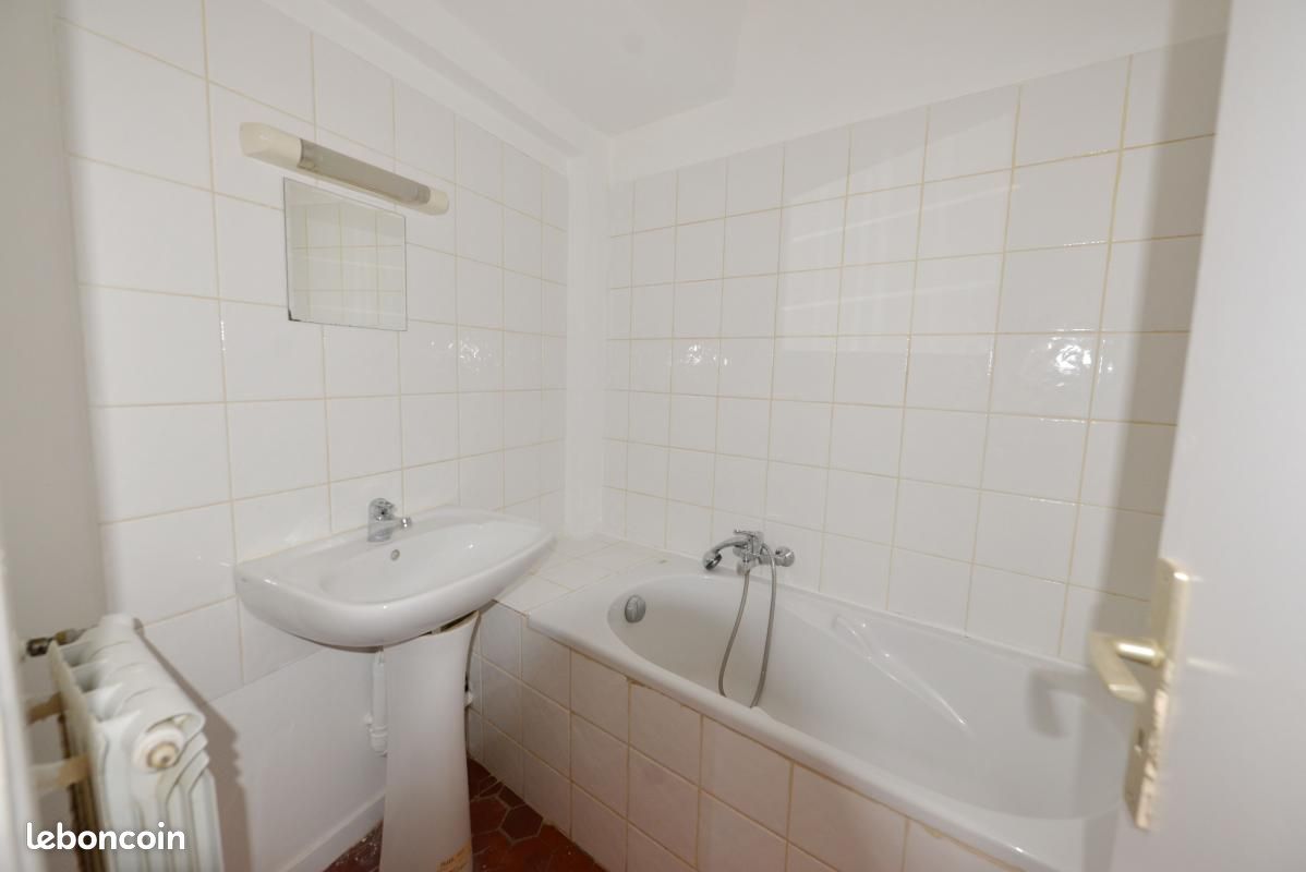 Appartement a louer grasse - 2 pièce(s) - 59 m2 - Surfyn