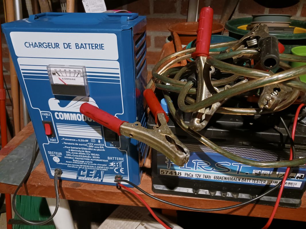 Chargeur De Batterie 12/24V - Chargeur batterie, Testeur
