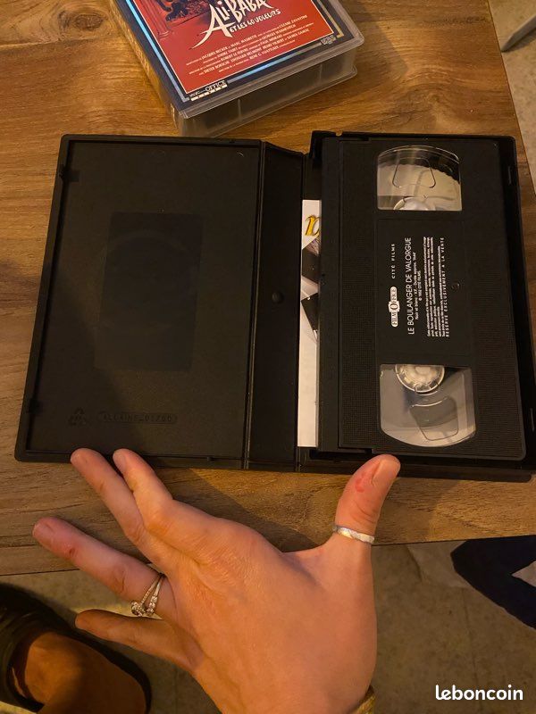 Deux cassettes VHS avec Fernandel (image 8)