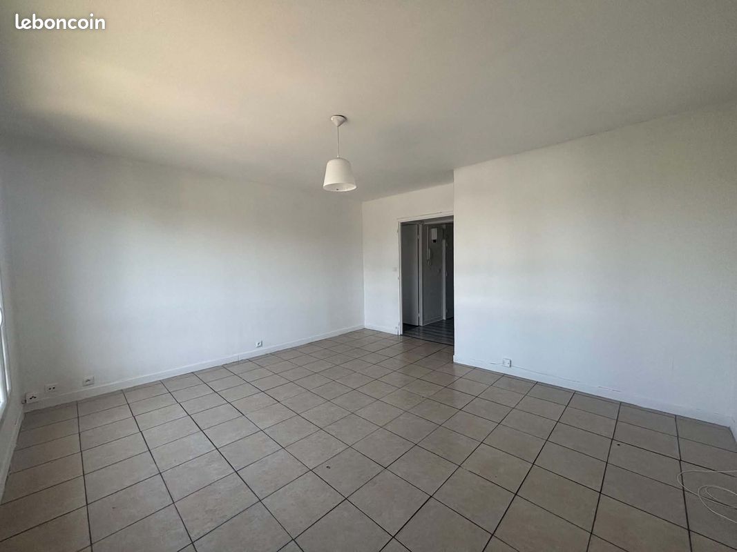 Appartement 4 pièces 84 m² · à Charleville-Mézières · 84 m² · 44 000 €