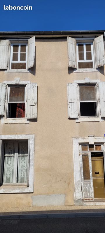 Maison 10 pièces 216 m² · à Nissan-lez-Enserune · 216 m² · 230 000 €