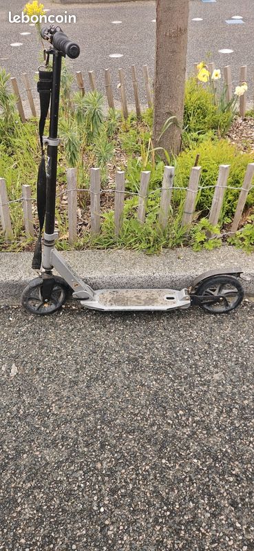 Trotinette 500W 100km d'autonomie (D'occasion) à Châtelaine pour CHF