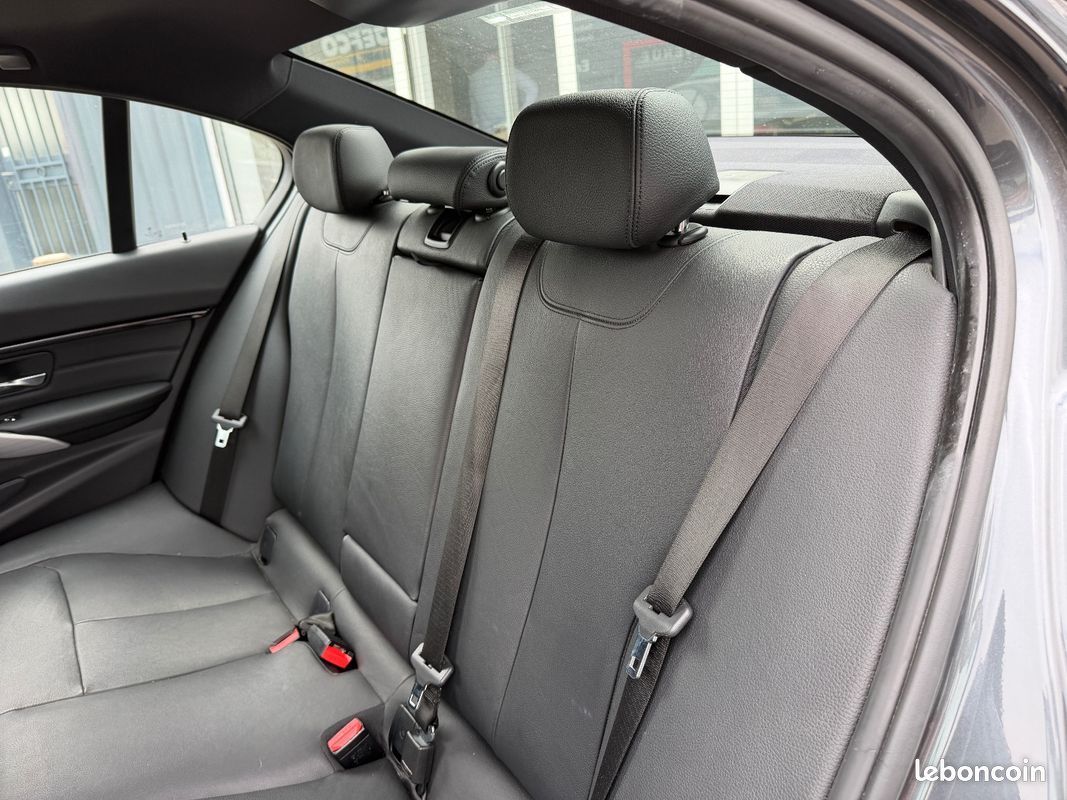 BMW SERIE 3 F30 LCI 318i 2.0L 136 ch M Sport A / TOIT OUVRANT / CUIR / TETE HAUTE (image 28)