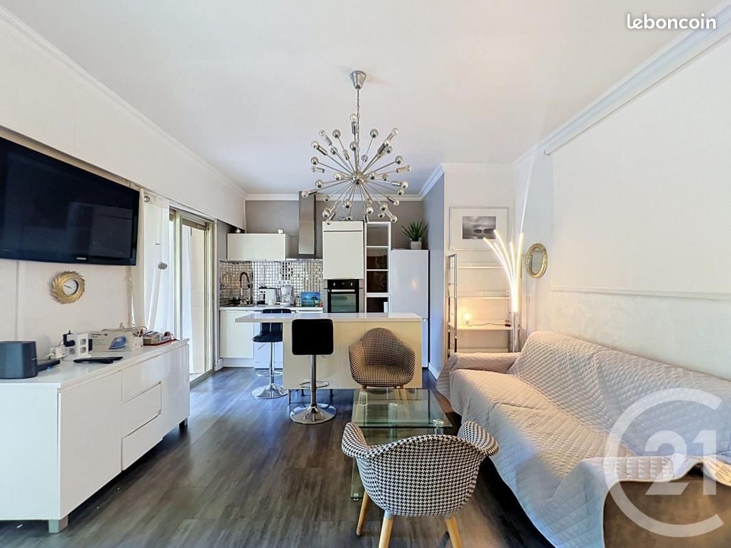 Appartement 1 pièce 48 m² · à Mandelieu-la-Napoule · 48 m² · 930 €/mois