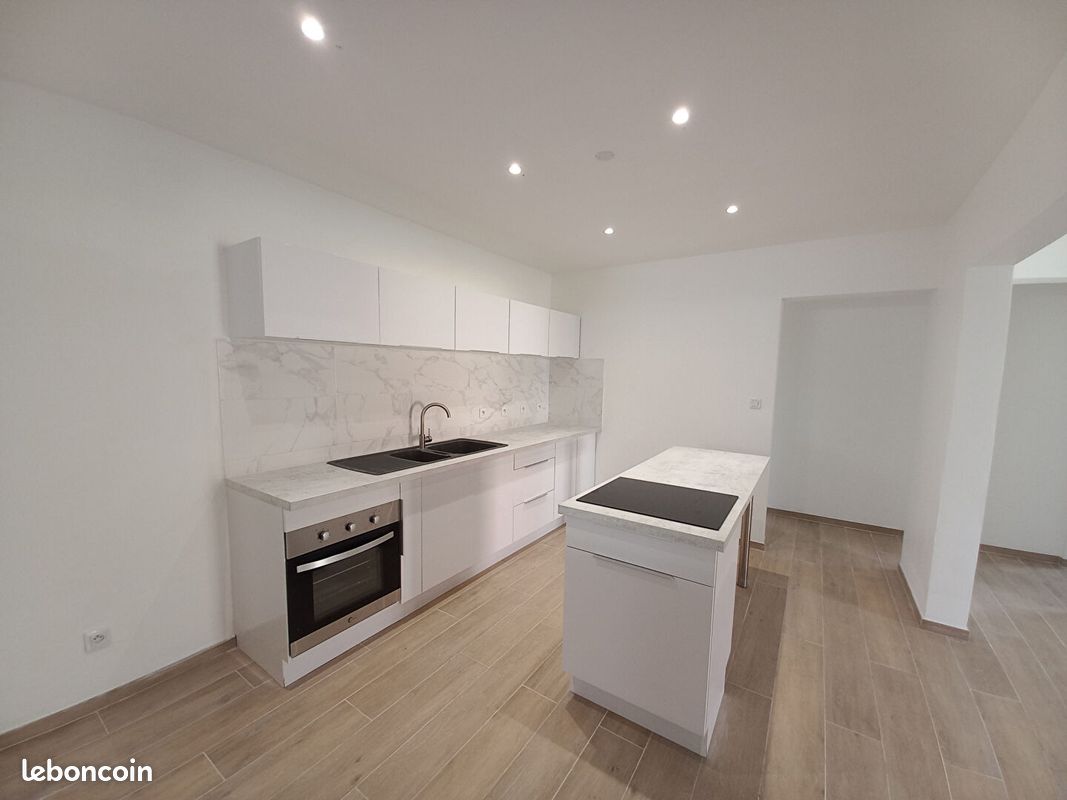 Maison 4 pièces 104 m² · à Le Tampon · 104 m² · 1 029 €/mois