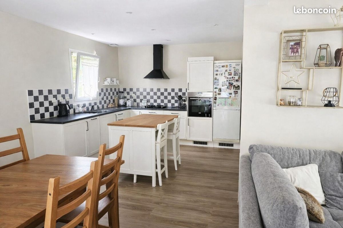 Maison 6 pièces 108 m² · à Saint-Martin-de-May · 108 m² · 326 000 €