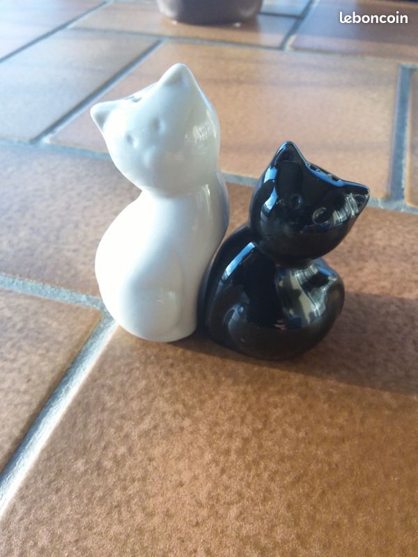 SALIÈRE ET POIVRIÈRE vintage en céramique – Duo de chats blancs années 70–80 EUR 30,00 - FR