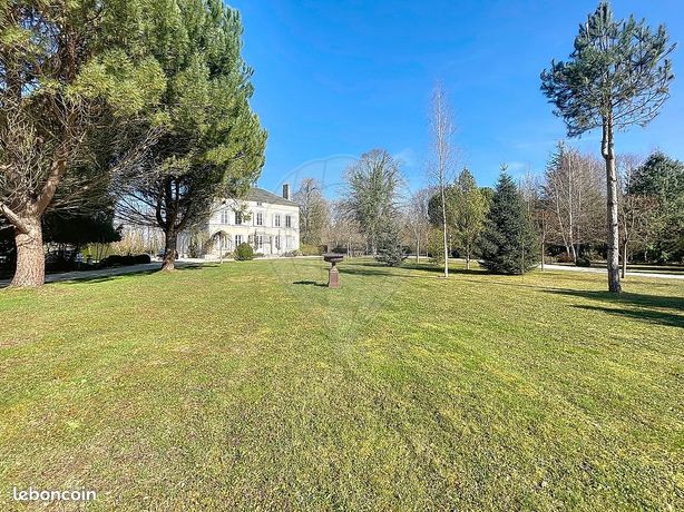 Château 10 pièces 408 m²