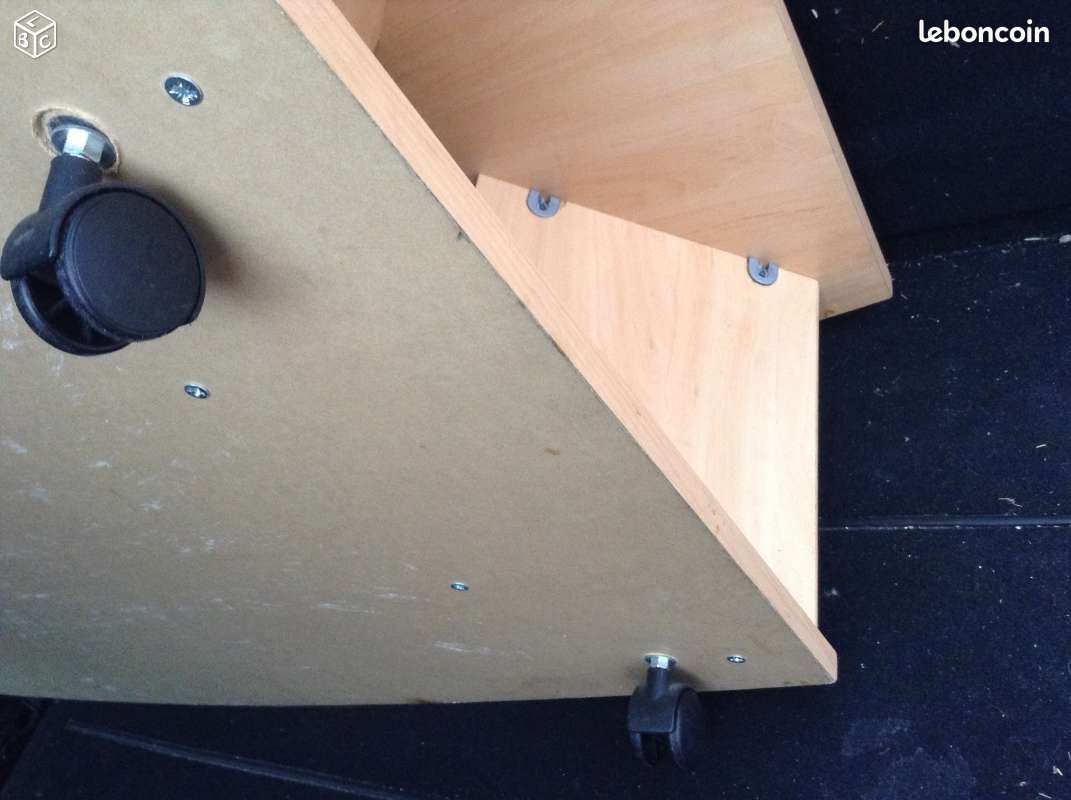 Table basse/télévison à roulette (image 2)