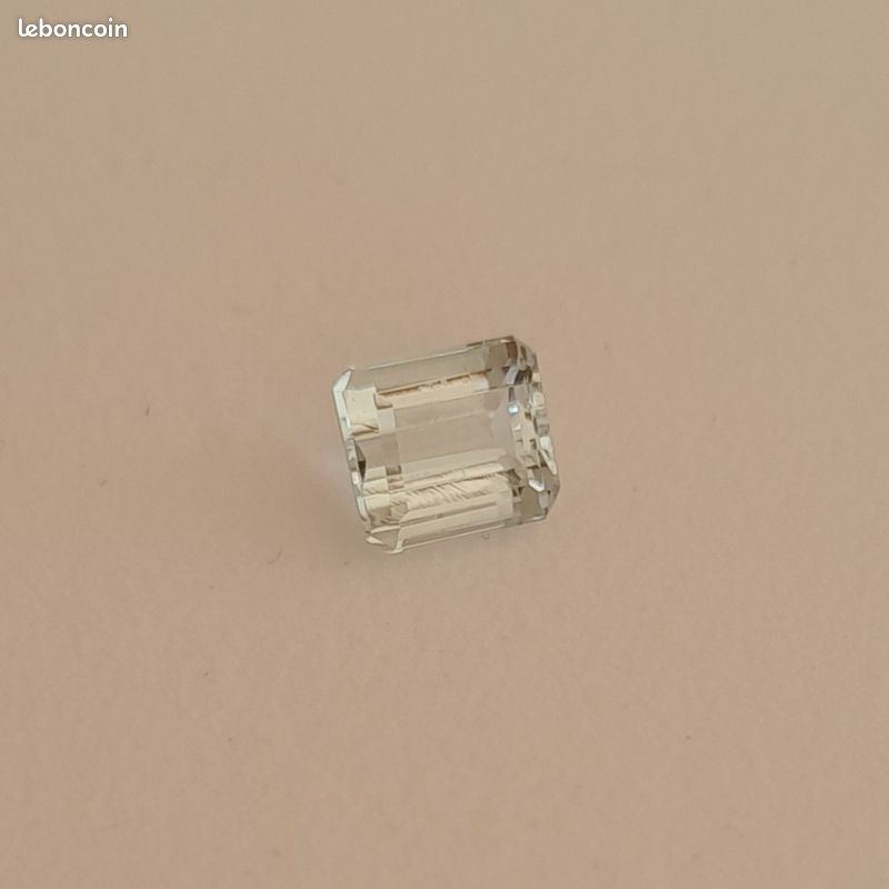 Paire D'aigues-marines Naturelles - 12,33 Ct Total - Taille émeraude - Couleur Bleu Clair - VS