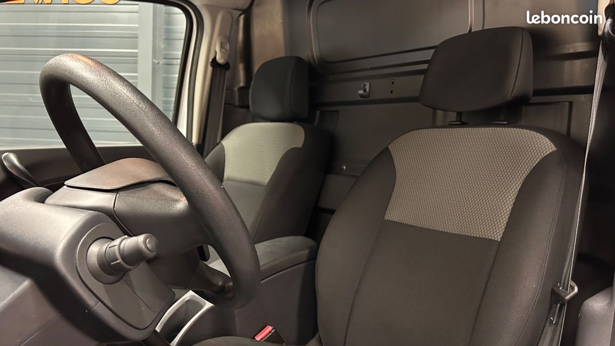 RENAULT KANGOO EXPRESS FOURGON 1.5 BLUEDCI 95 CONFORT TVA RECUPERABLe (image 5)