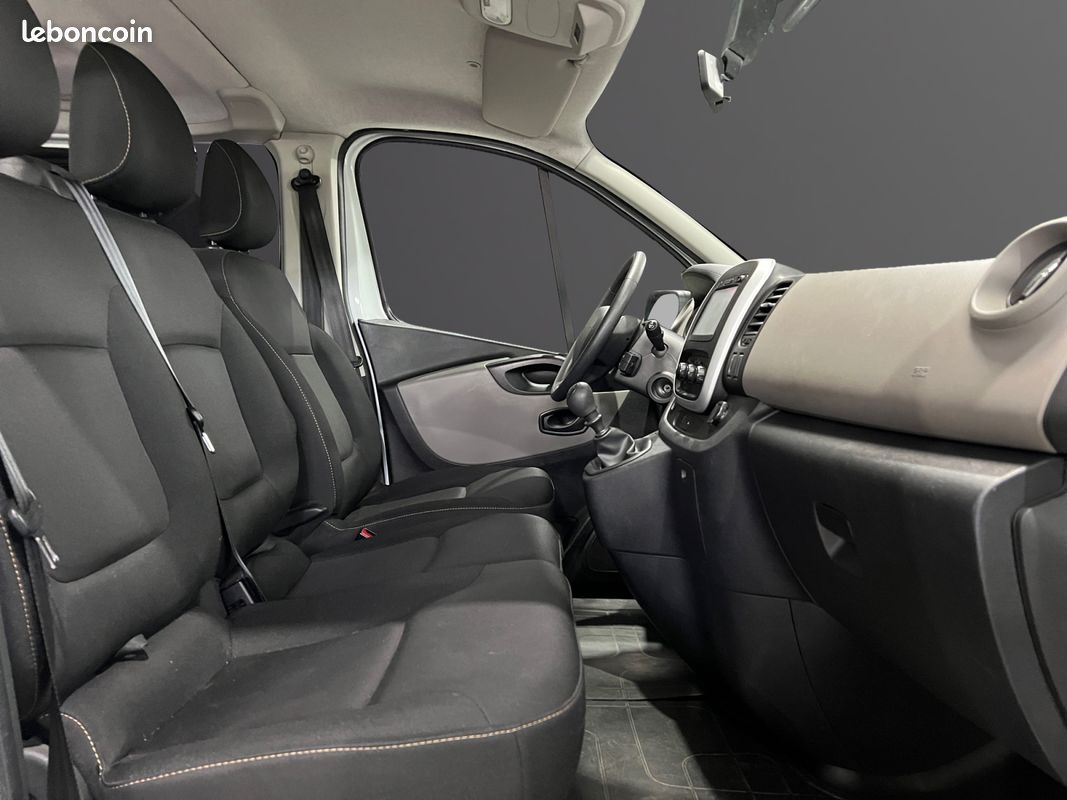RENAULT TRAFIC COMBI 9 PLACES 1.6 DCI LIFE 125Ch 9 Places (image 8)