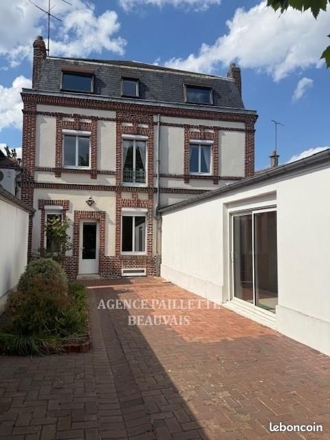 Maison 8 pièces 159 m² · à Bresles · 159 m² · 363 000 €