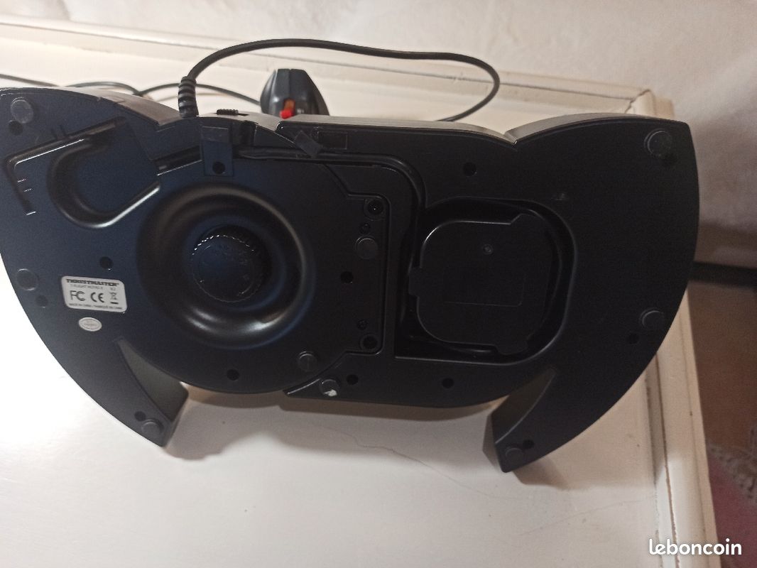 Joystick Volant Thrustmaster T.Flight Hotas X - Manette Simulateur Vol PC Avec Manette Des Gaz Et Boutons Programmables