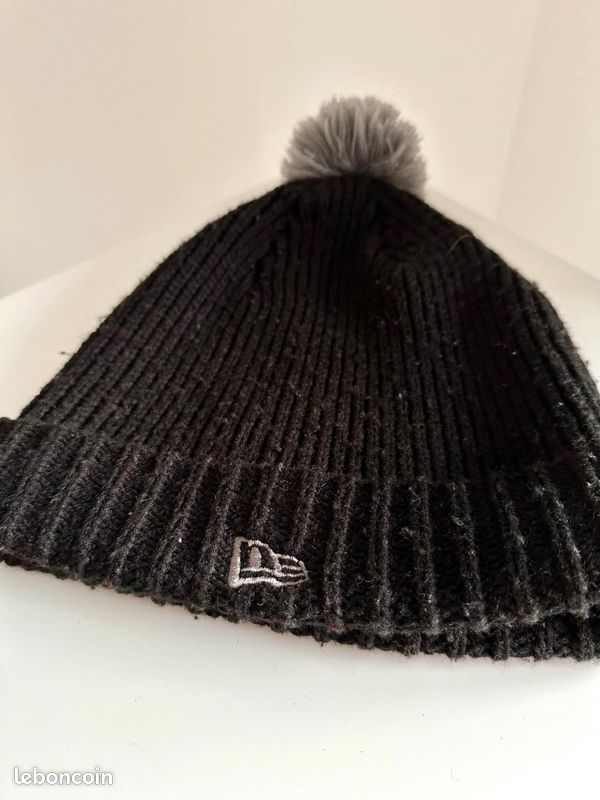 New Era - Bonnet à Pompon en noir (image 3)