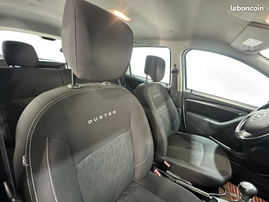 Dacia Duster 1.5 dCi 110 4x4 Lauréate +ATTELAGE (image 13)