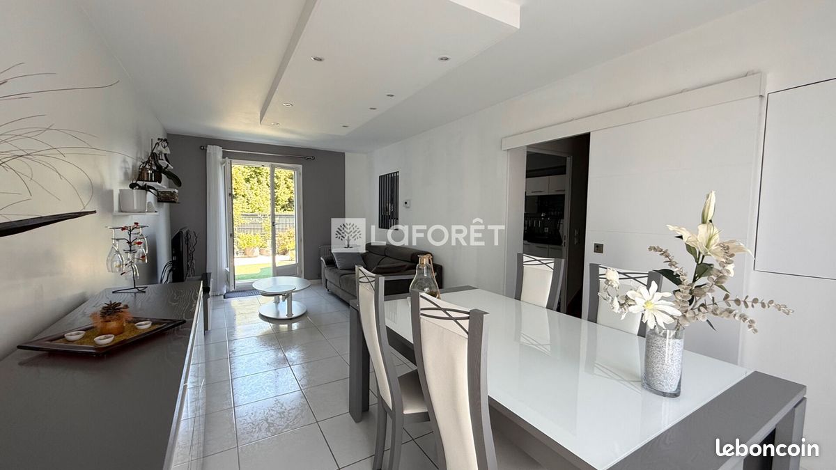 Maison 5 pièces 96 m² · à Saint-Léger-du-Bourg-Denis · 96 m² · 238 500 €