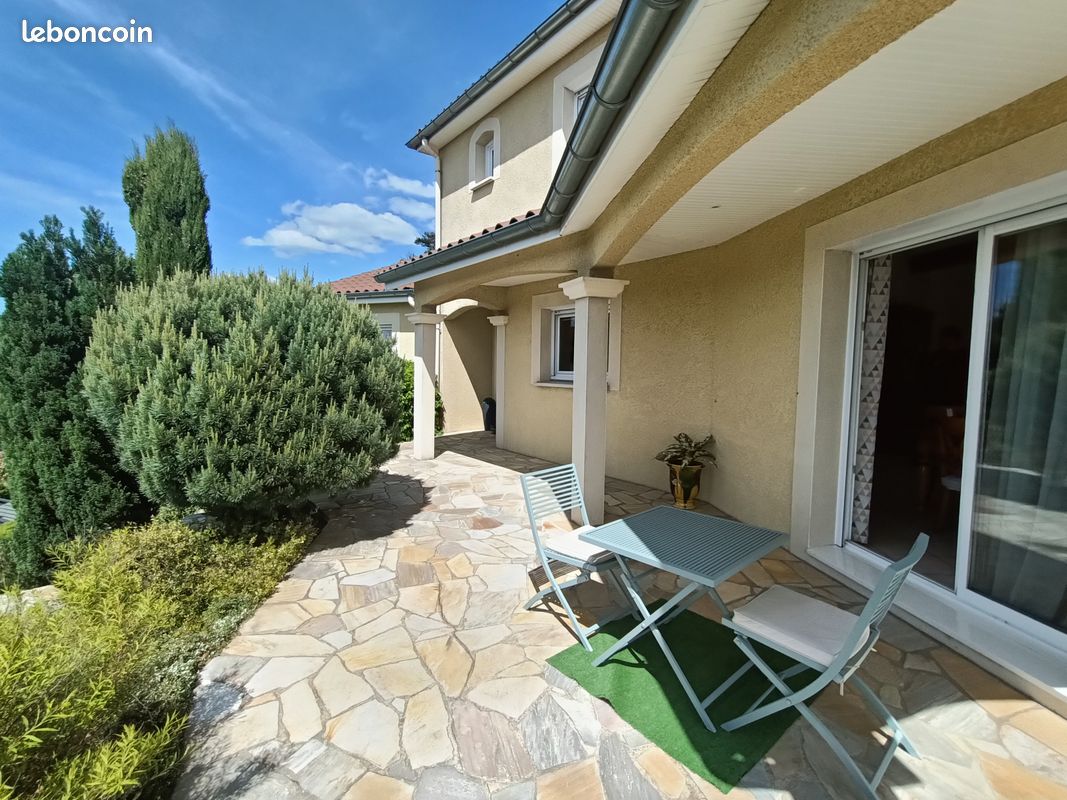 Maison 5 pièces 127 m² · à Roche-la-Molière · 127 m² · 379 000 €