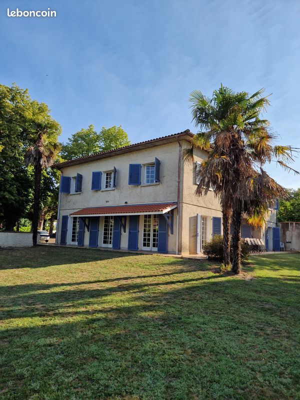 Maison 3 pièces 200 m² · à Manciet · 200 m² · 1 200 €/mois