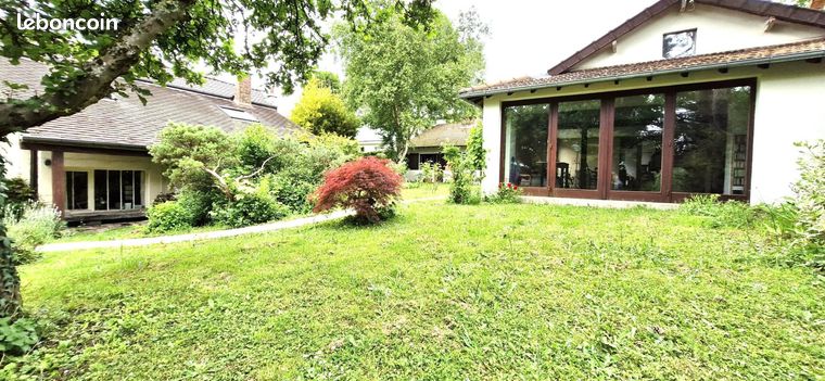 Maison 10 pièces 165 m²