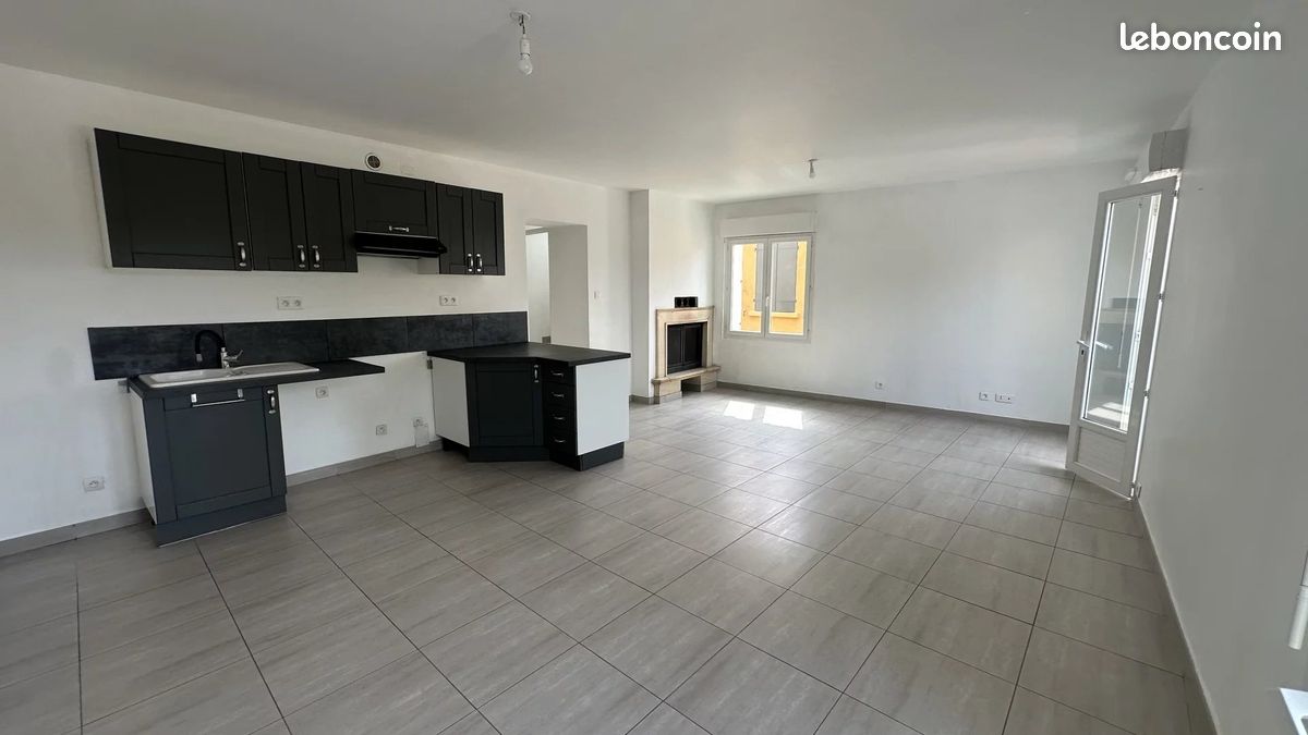 Maison 8 pièces 105 m² · à Carnoules · 105 m² · 242 000 €