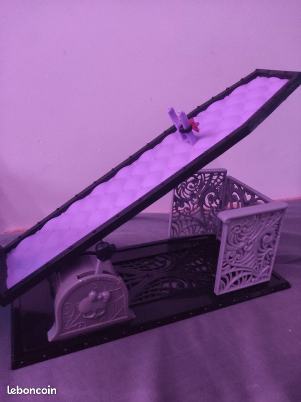 Monster High Creatmonster labo playset (image 4)