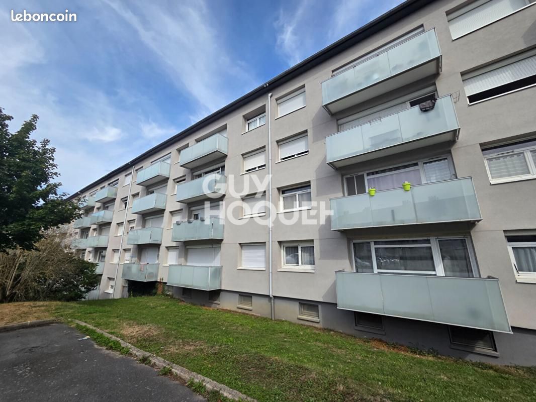Appartement 3 pièces 65 m² · à Petit-Couronne · 65 m² · 69 000 €