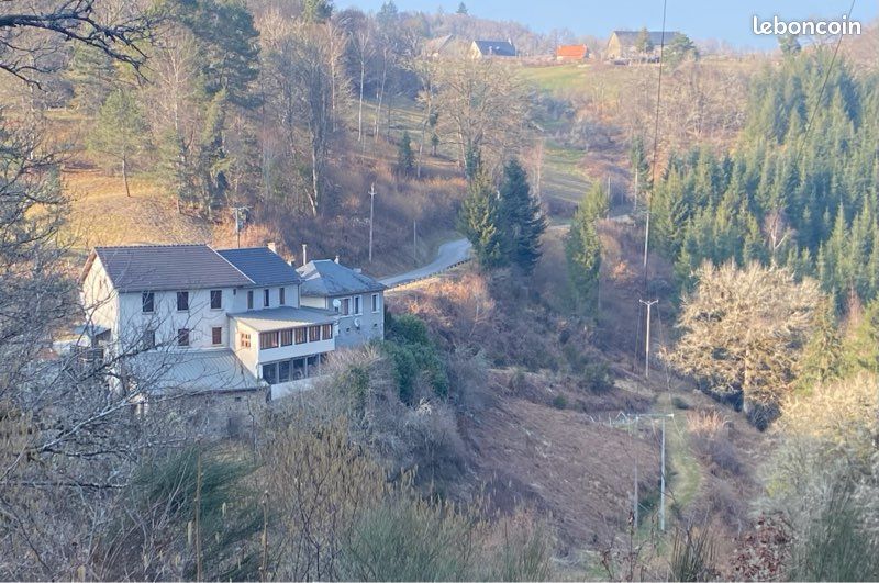 Maison 10 pièces 250 m² · à Margerides · 250 m² · 165 000 €