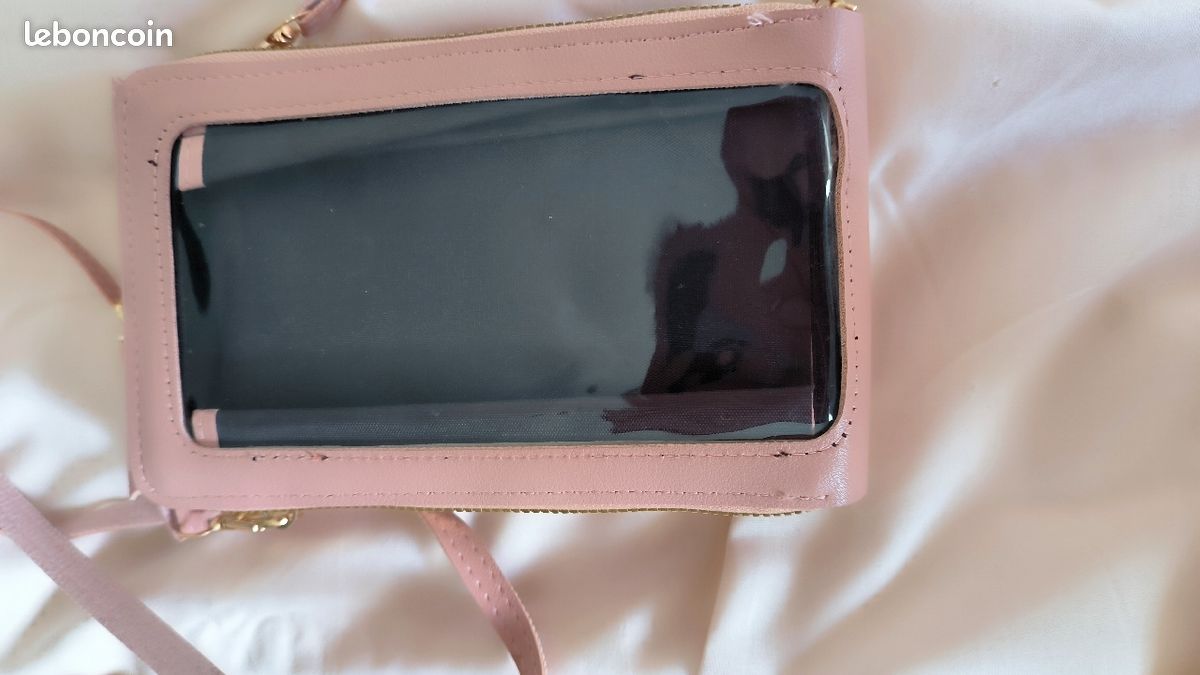 Sac de différentes tailles et de forme mais très pratique pr le téléphone et mettre des choses (image 9)