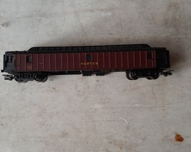 HO 1/87 JOUEF Wagon Marchandise La Poste EUR 2,50 - FR