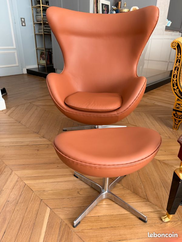 Fauteuil avec repose-pieds en cuir (image 2)