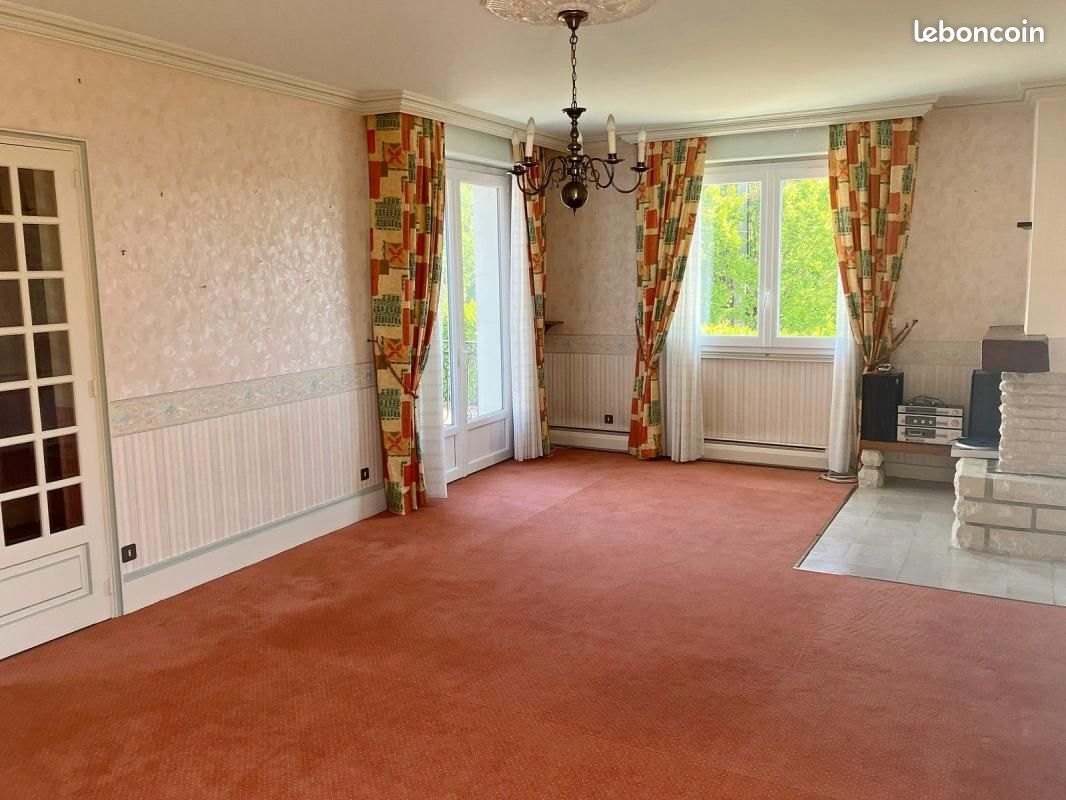 Maison 7 pièces 180 m² · à Nersac · 180 m² · 211 000 €