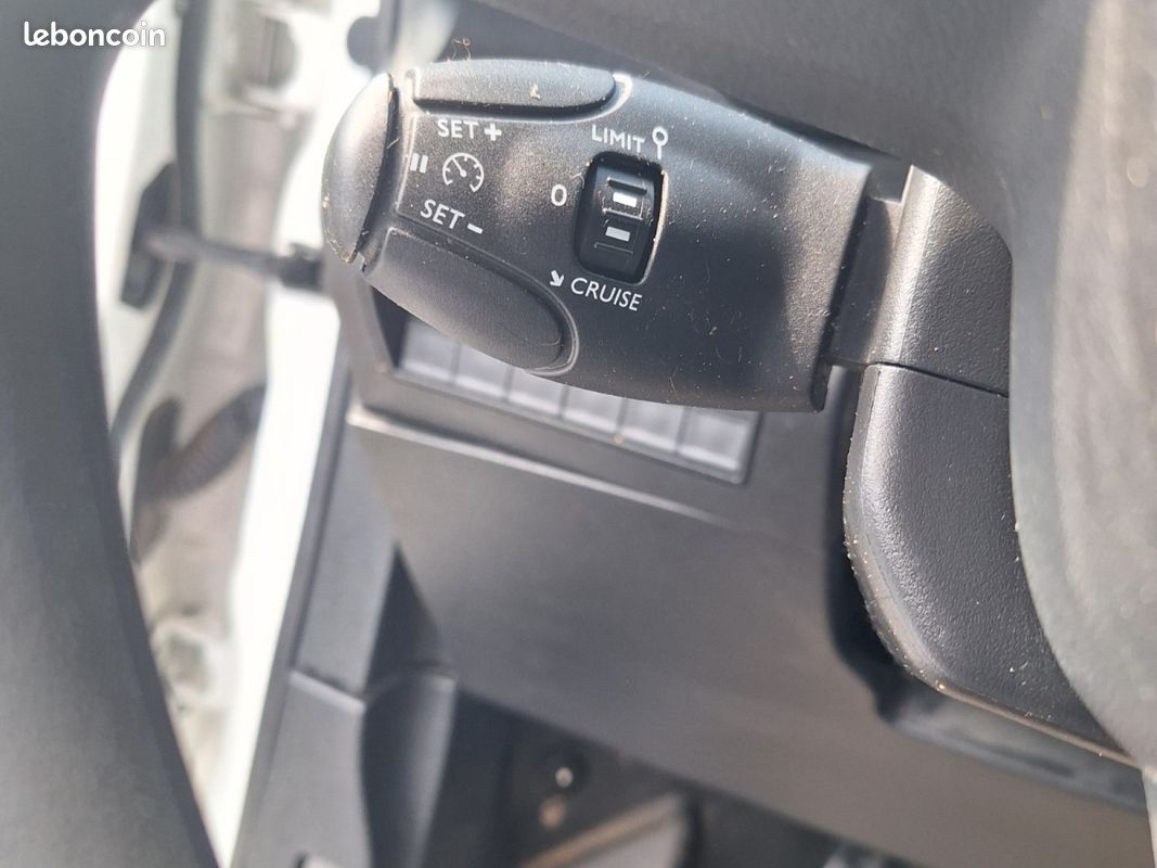 CITROEN BERLINGO Taille M BlueHDi 75 BVM Live (image 11)