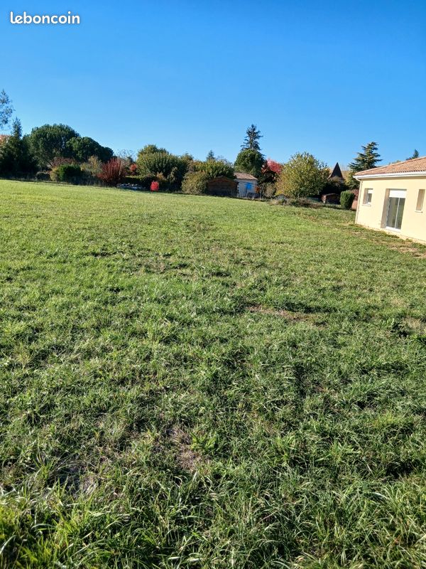 Terrain constructible · à Tocane-Saint-Apre · 56 000 €
