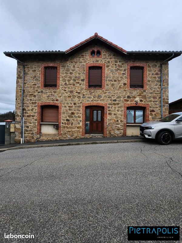 Maison 6 pièces 150 m² · à Maringes · 150 m² · 215 000 €