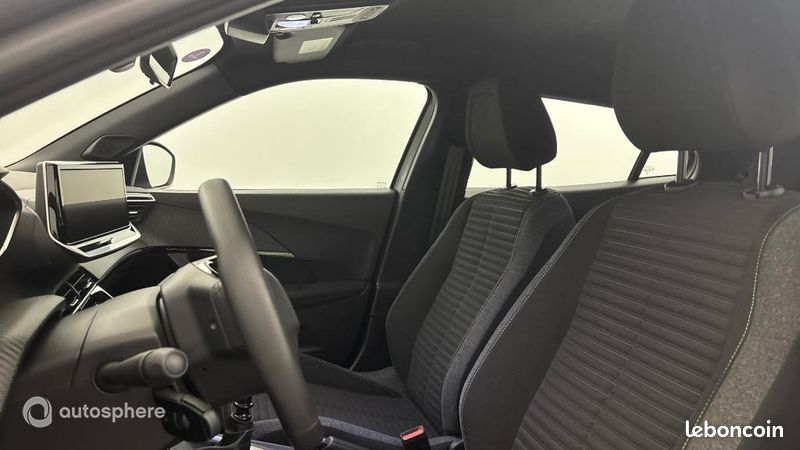 Peugeot 2008 1.2 PureTech 100ch S&S Style (image 12)