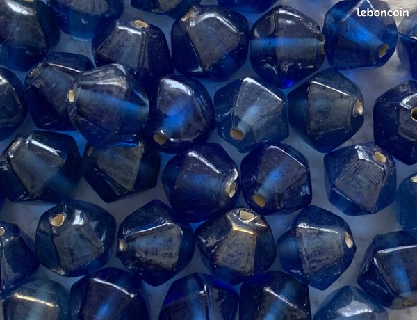 Lot De 200 Perles Anciennes En Verre Taillé Bleu - Forme Toupie/bicône, 2 Tailles, Occasion (fond De Stock)