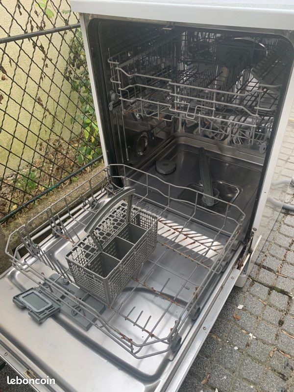 Lave vaisselle essentiel B (image 6)