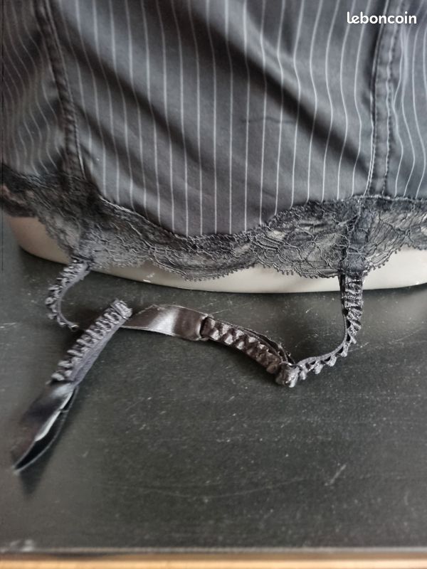 Guêpière avec porte jarretelle Lise charmel noire taille 2 neuve (image 4)