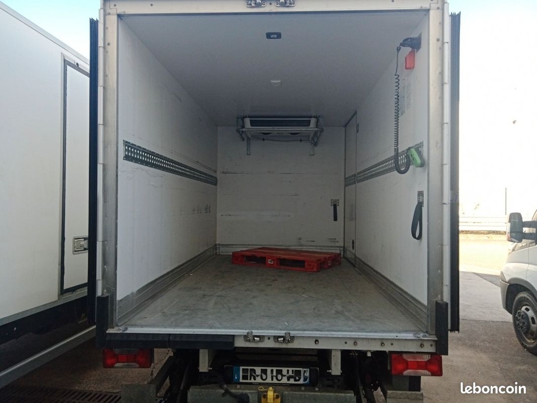 Iveco daily 35c14 frigorifique - hayon - 12 m3 - porte laterale - frcx - 136ch - 24 990 (image 5)