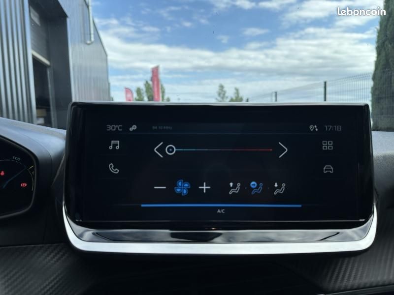 Peugeot 208 1.2 Hybrid 110ch Style e-DCS6 (image 22)
