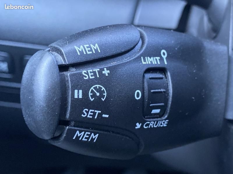 Citroen C3 Aircross PureTech 110ch S&S Shine (image 17)