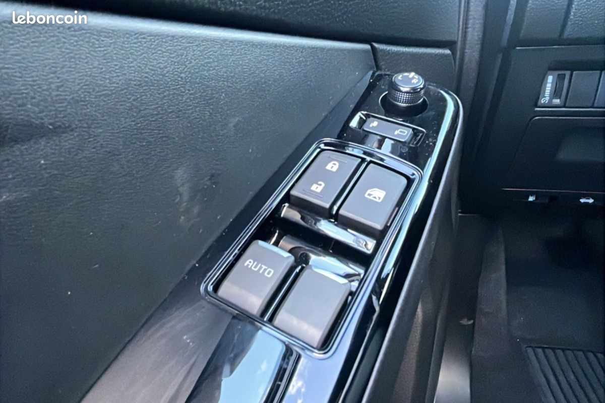 Isuzu D-max 2.2 TD 164 SPACE NITRO SPORT A/T8-8% (image 11)